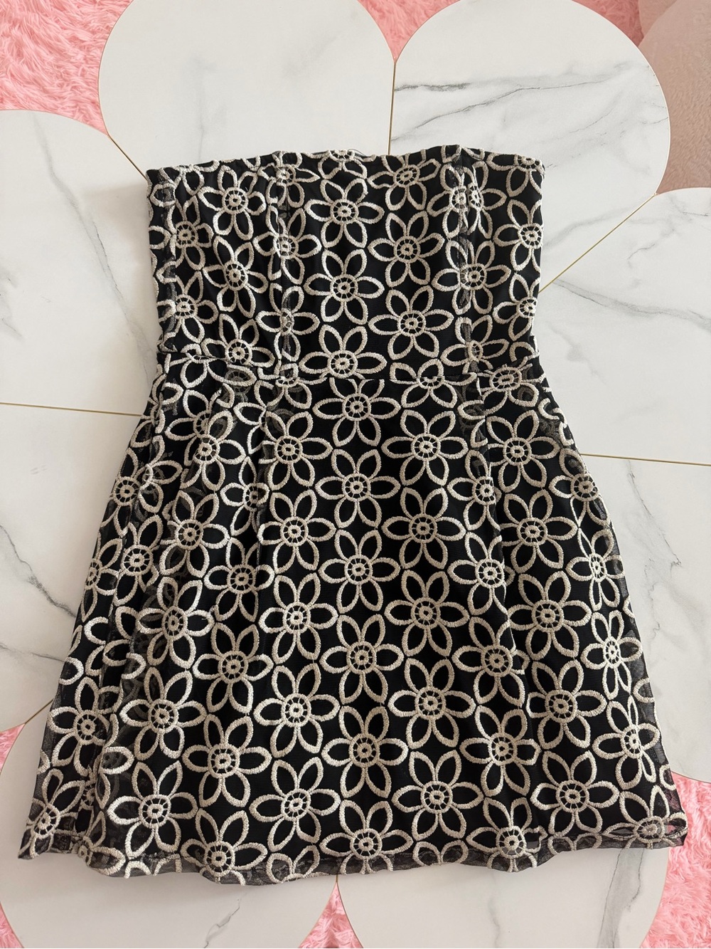 Forever‎ 21 Black Strapless skirt with Cream Floral Lace